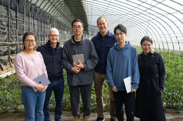 资讯:🔫苹果库克和威廉姆斯首次同时到访中国，参观苹果式创新的最新实践“科技小院”项目